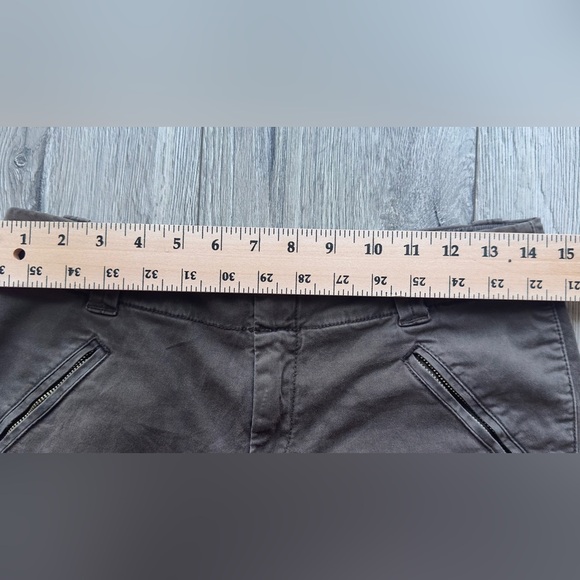 Anthropologie Daughters of the Liberation Size 27 Pants with unique bottoms - Picture 9 of 9